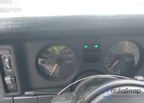 1986 Pontiac Firebird z USA, uszkodzony, nr VIN 1G2FS87S0GN229113